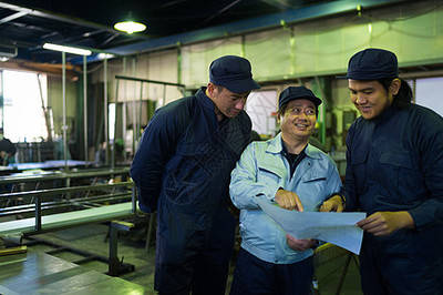 工廠繪畫 創(chuàng)新培訓(xùn)助力工業(yè)美學(xué)與技能提升